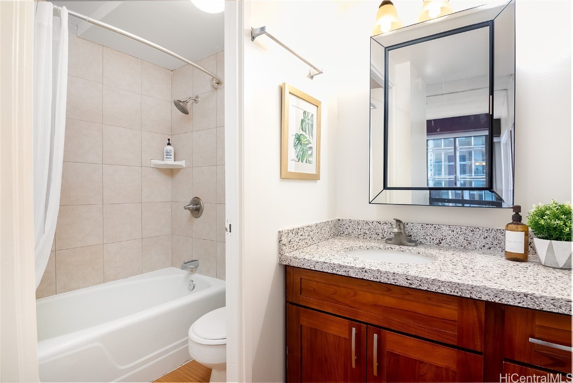 225 Queen Street 22e Property Photo 17