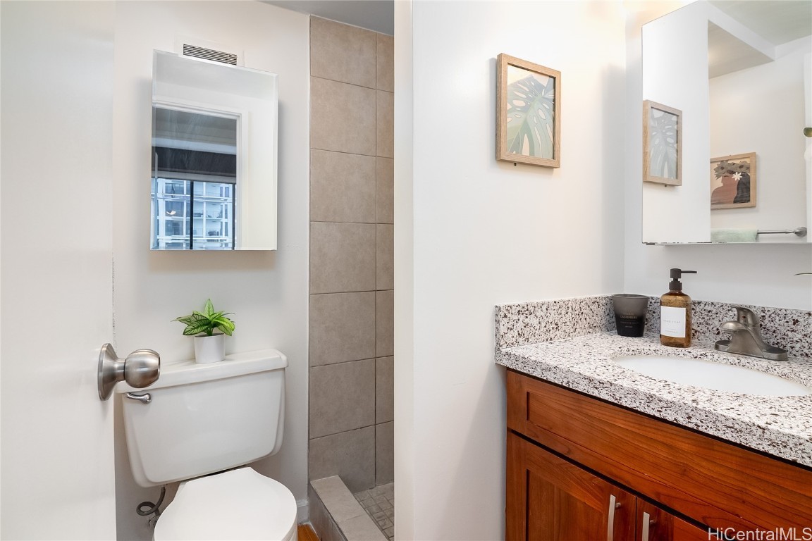 225 Queen Street 22e Property Photo 22