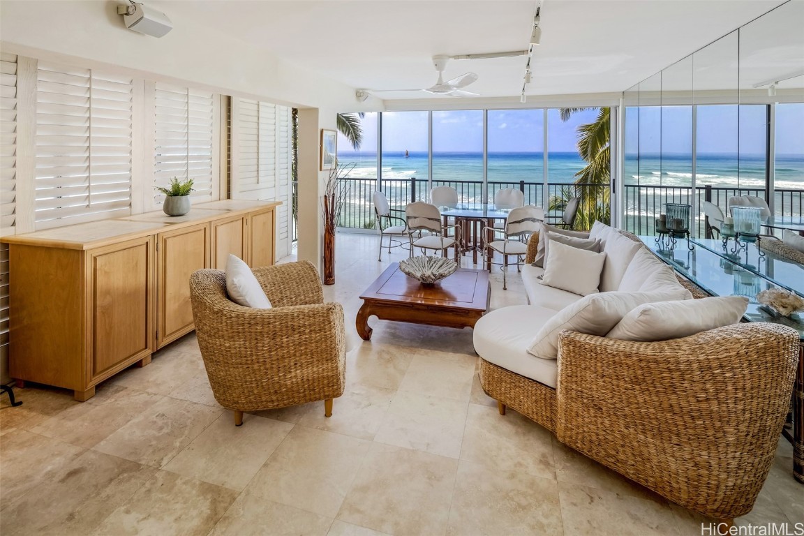 3015 Kalakaua Avenue 601 Property Photo 2