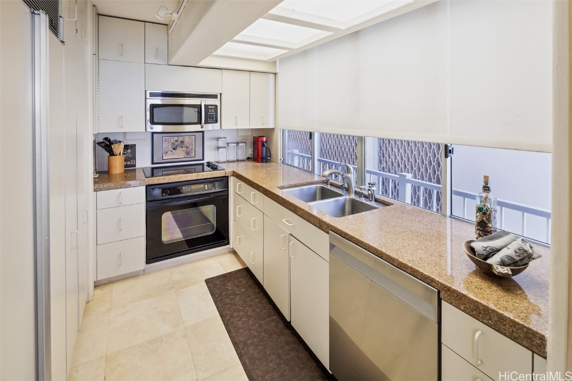 3015 Kalakaua Avenue 601 Property Photo 7