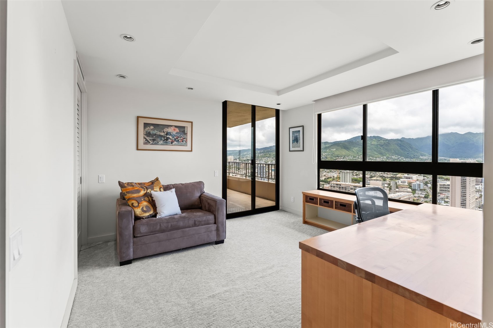 2121 Ala Wai Boulevard Ph-1 Property Photo 10