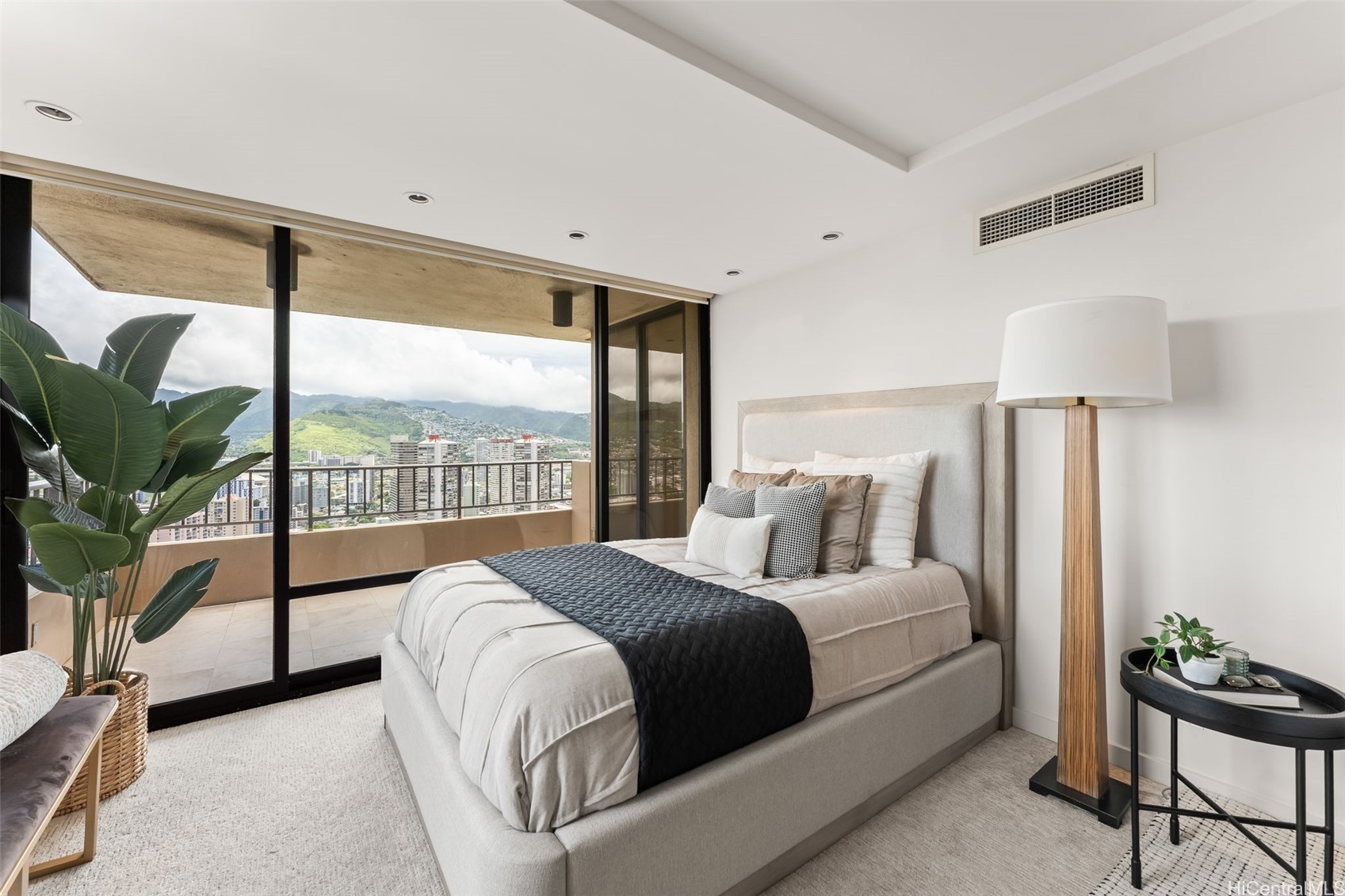 2121 Ala Wai Boulevard Ph-1 Property Photo 18