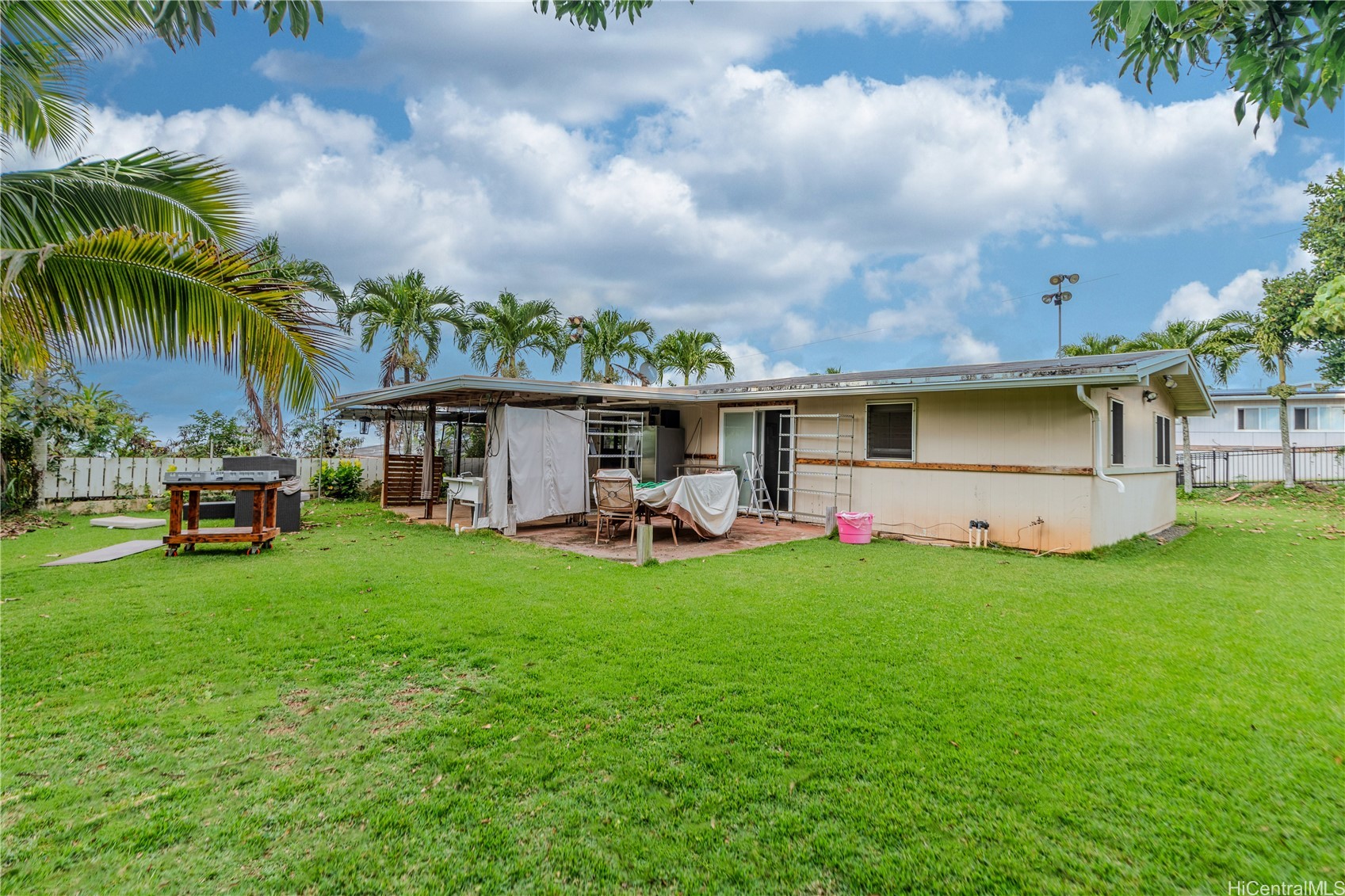 2227 Apoepoe Street Property Photo 1