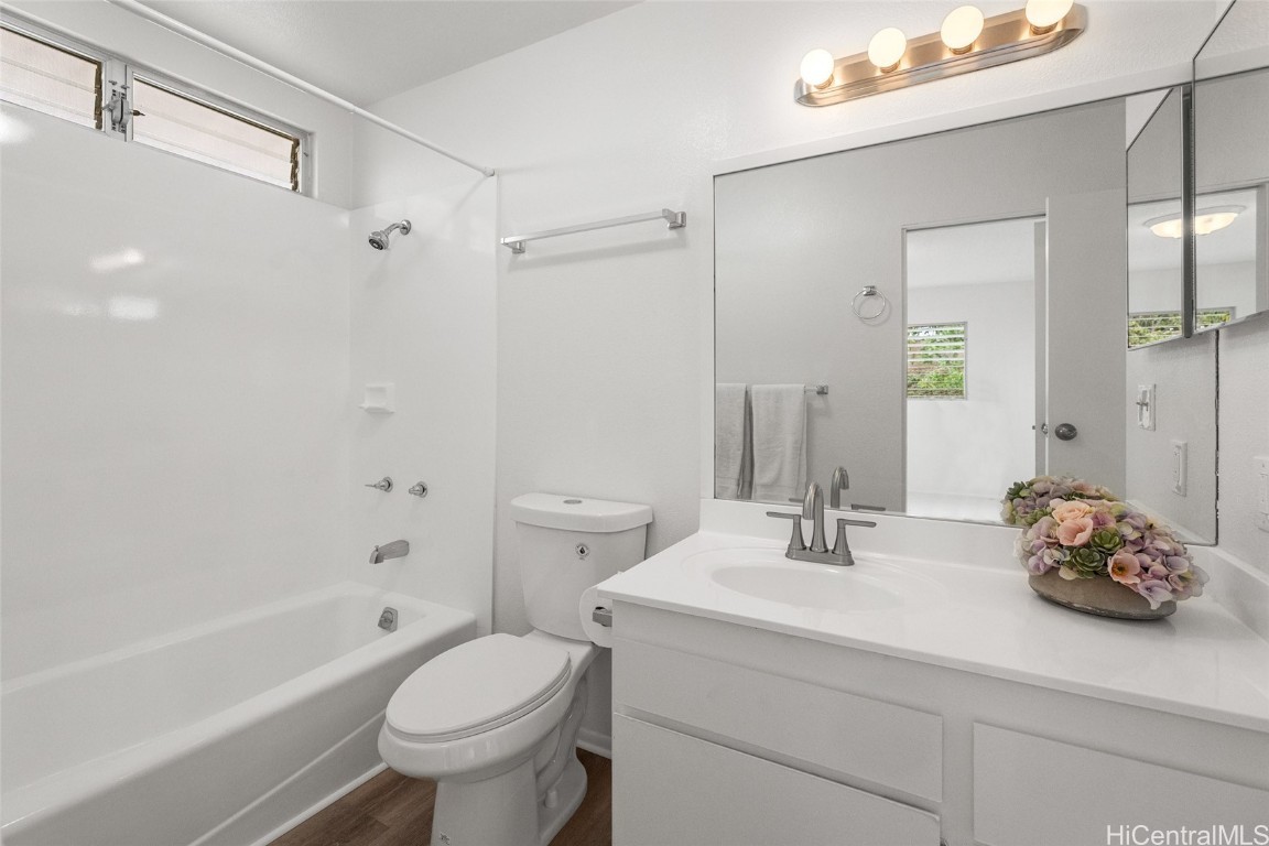 2222 Apoepoe Street Property Photo 6