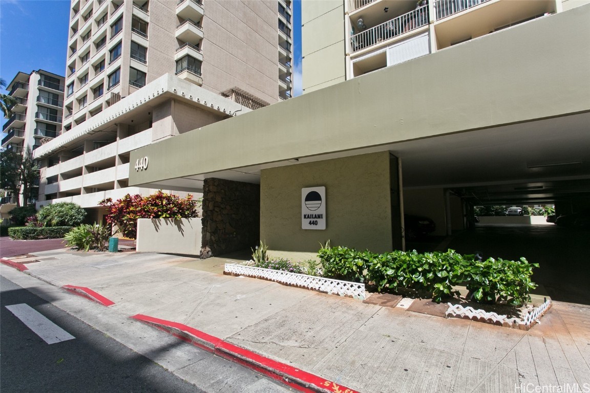 440 Lewers Street 1001 Property Photo 12