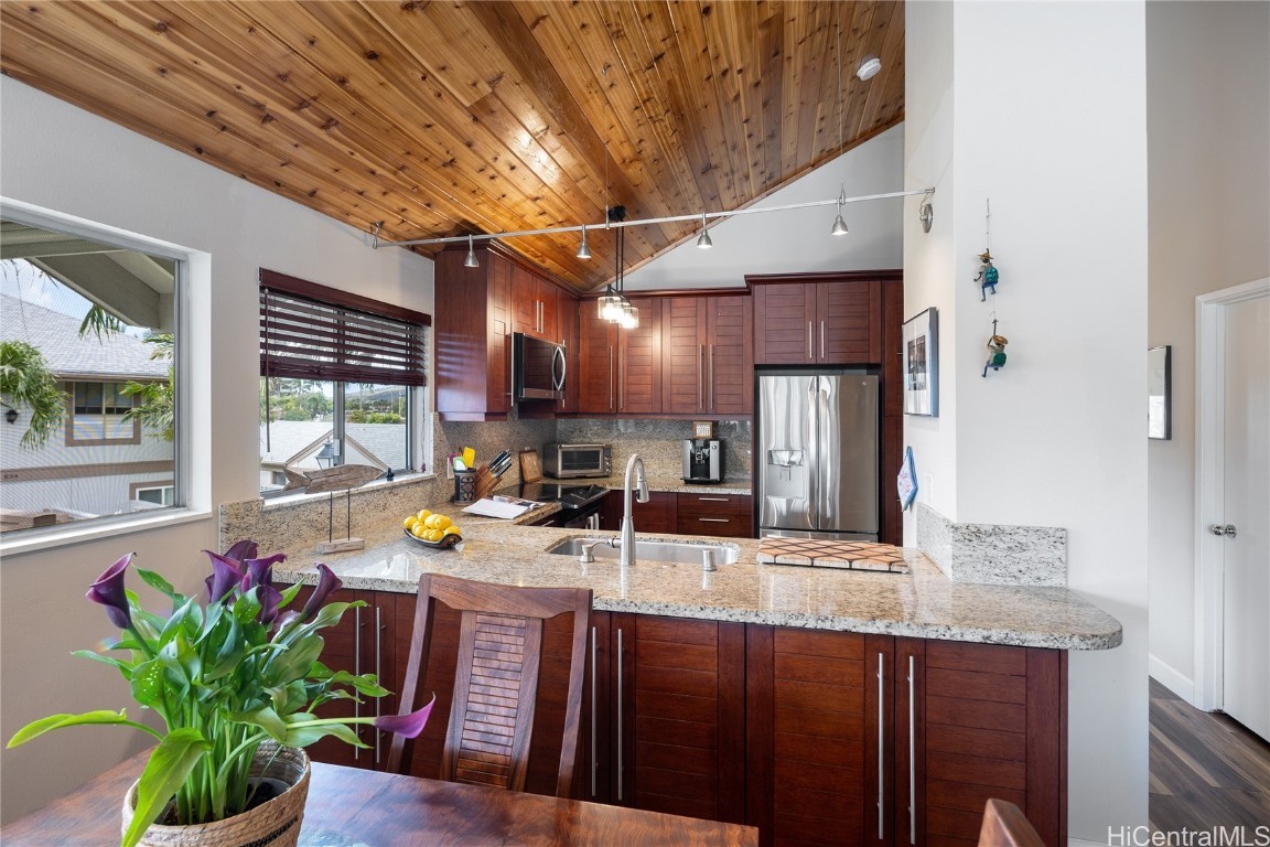 7007 Hawaii Kai Drive F21 Property Photo 6
