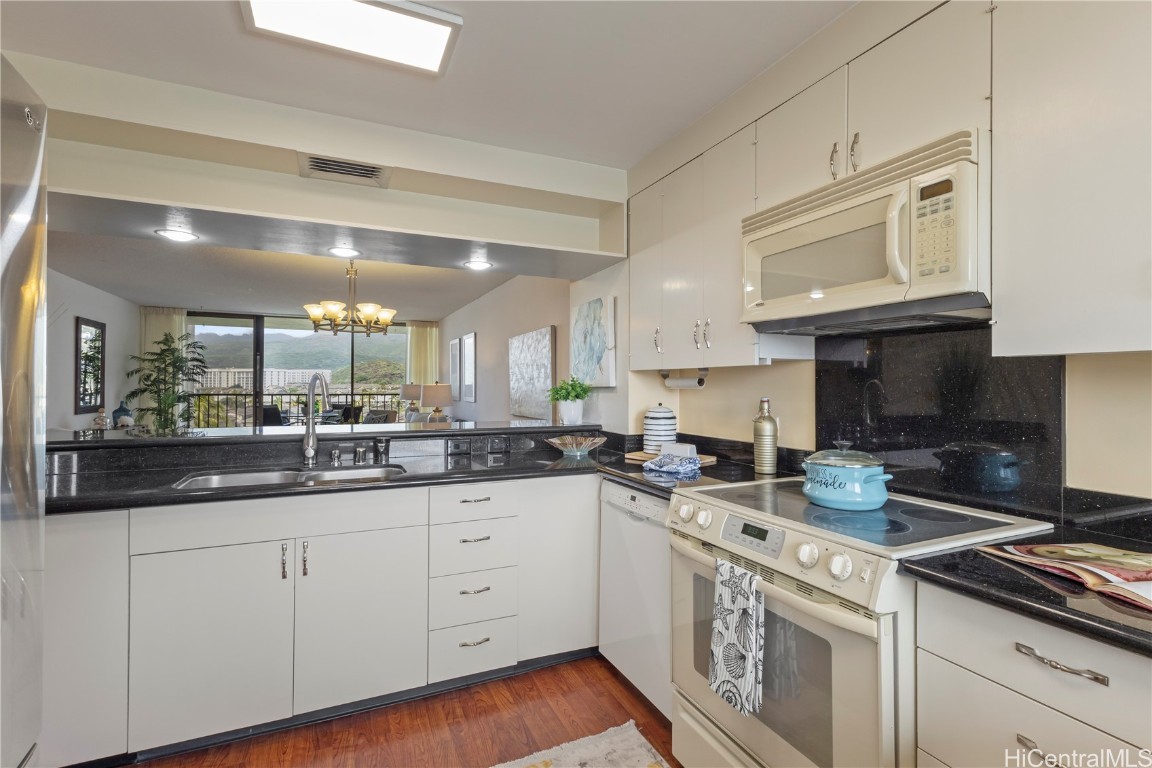 500 Lunalilo Home Road 16f Property Photo 4