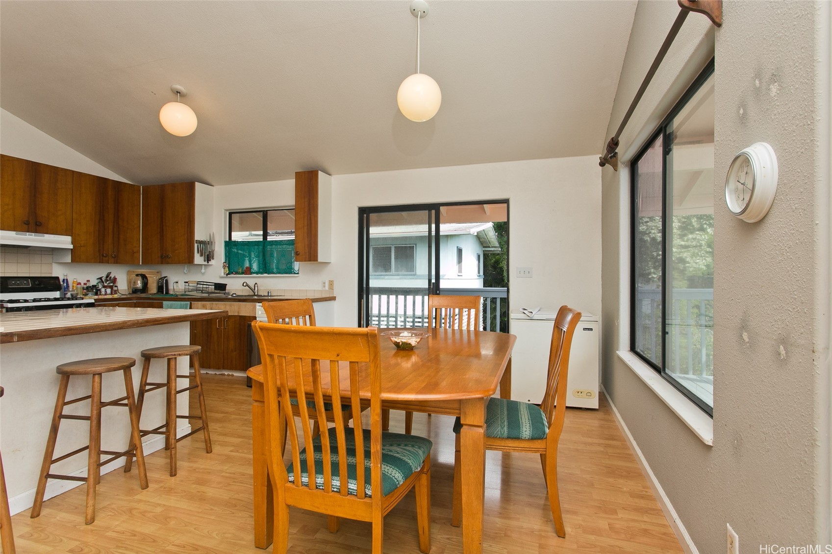 2343 Tantalus Drive Property Photo 5
