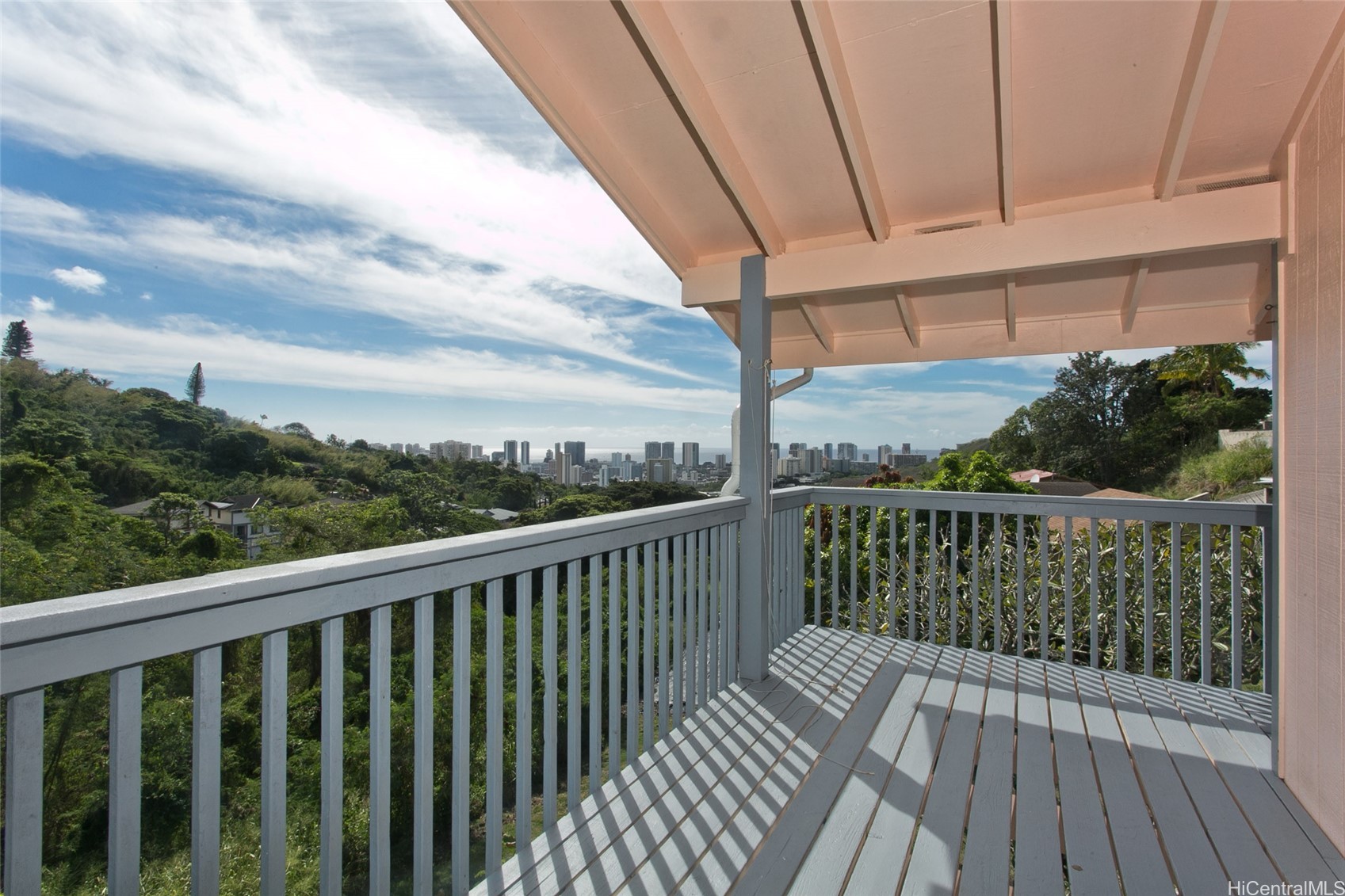 2343 Tantalus Drive Property Photo 12