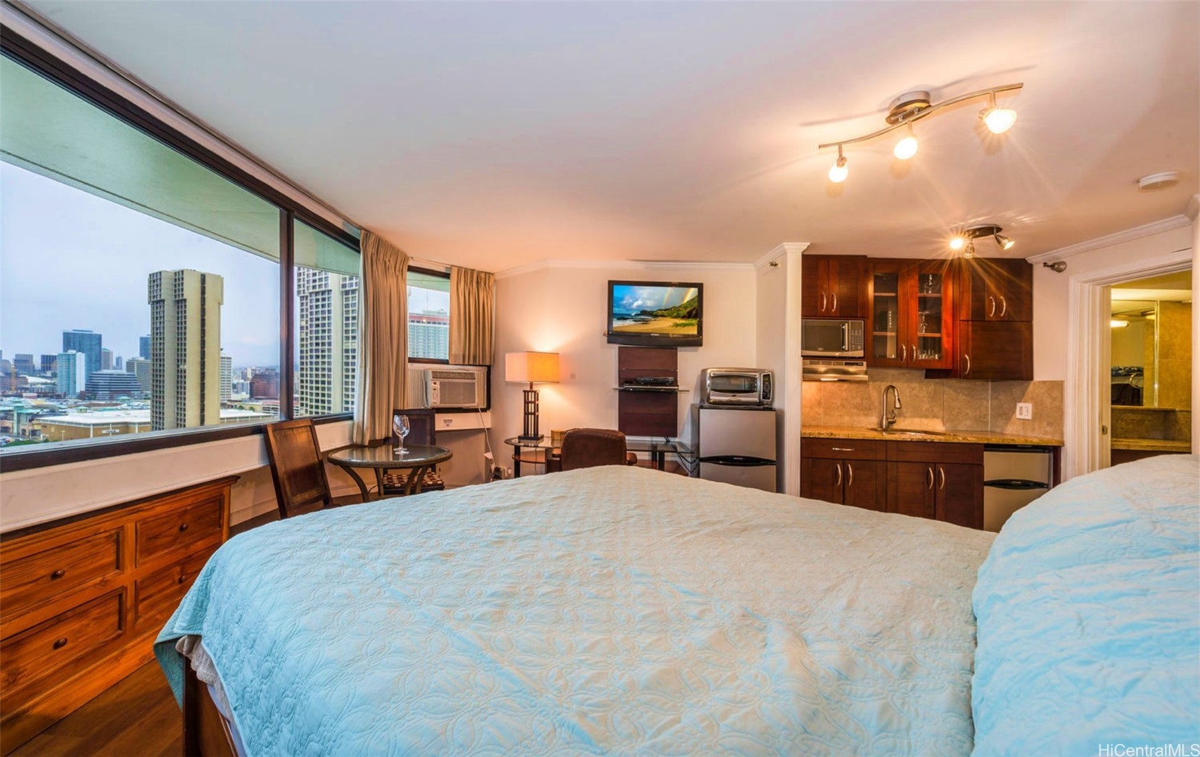 1700 Ala Moana Boulevard 2401 Property Photo 6