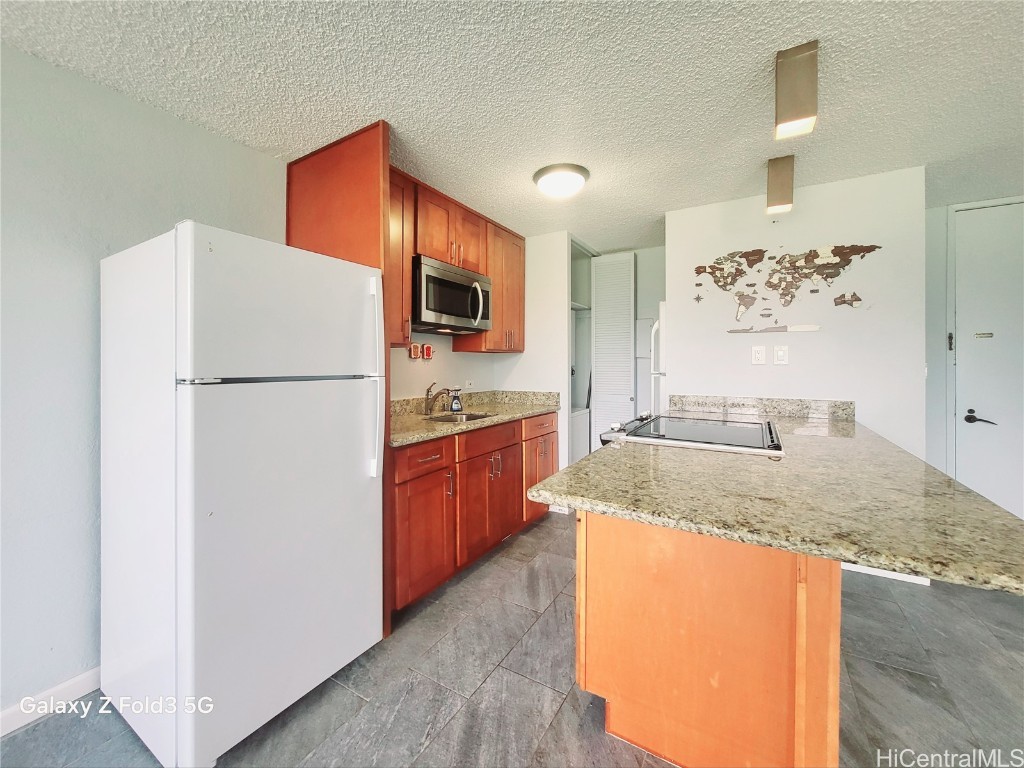 320 Liliuokalani Ave Property Photo