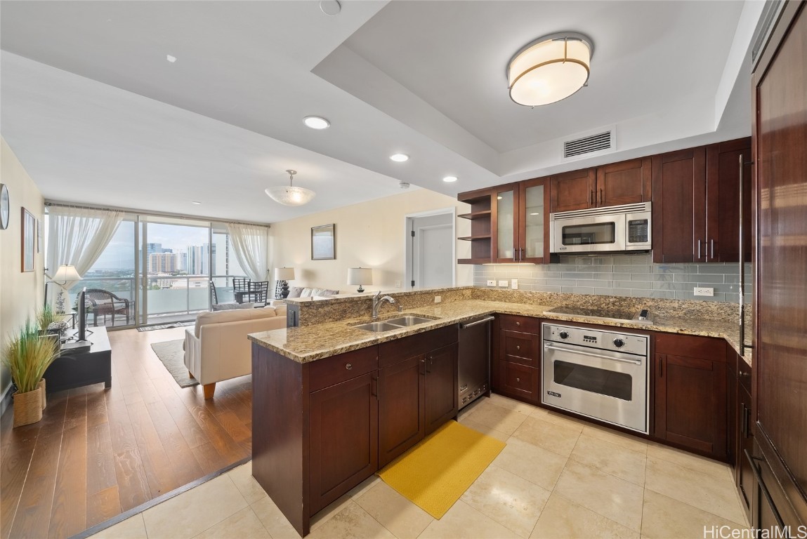 1551 Ala Wai Blvd Property Photo