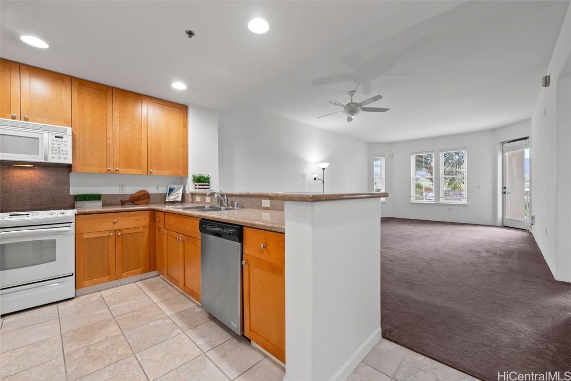 520 Lunalilo Home Road 8203 Property Photo 1