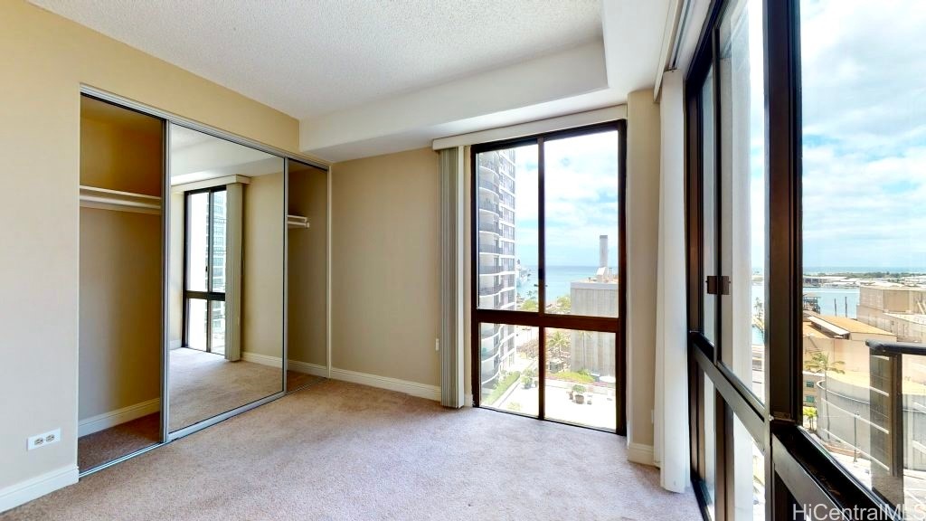 225 Queen Street 14a Property Photo 4