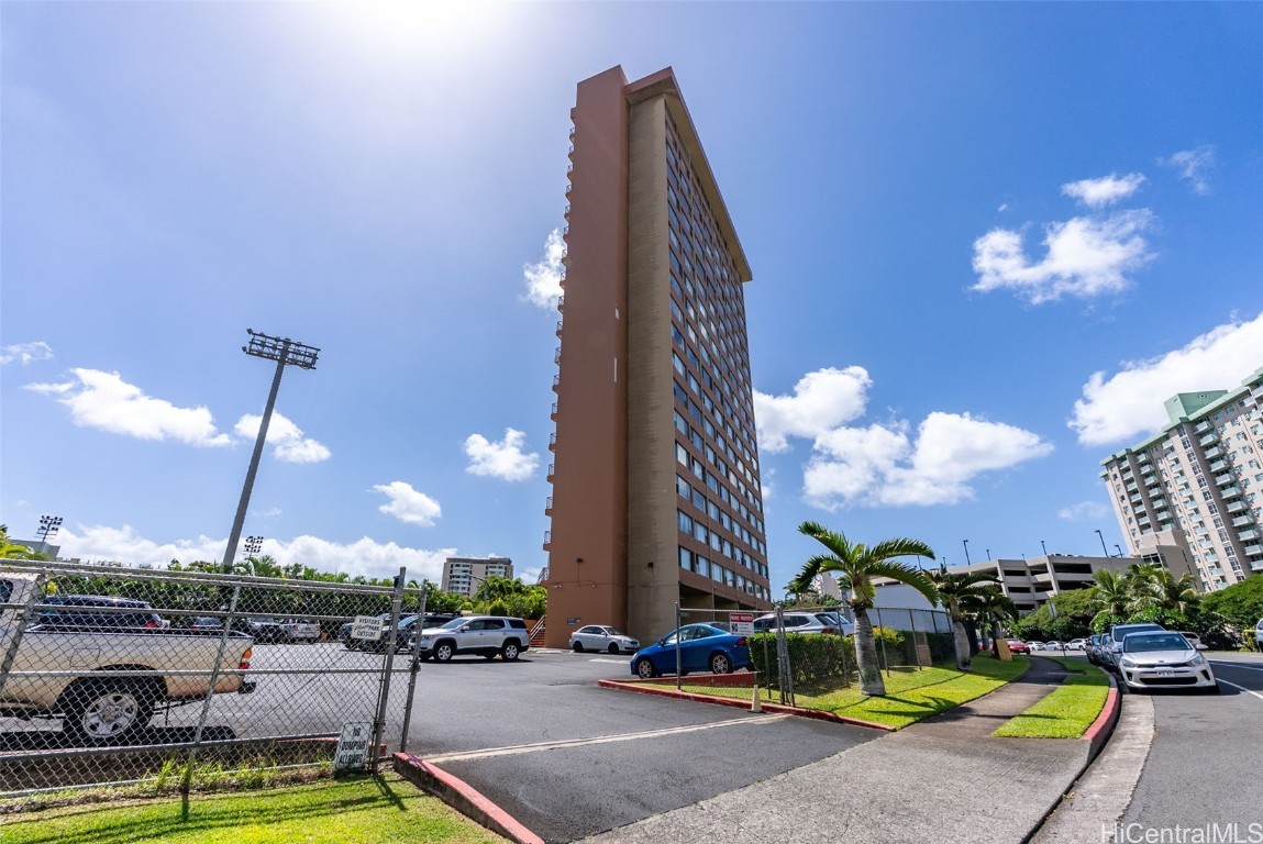 1121 Ala Napunani St Property Photo
