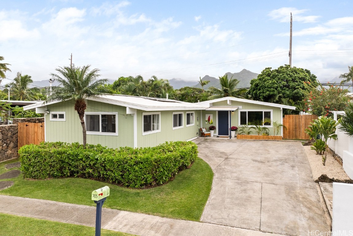 705 Paopua Loop Property Photo