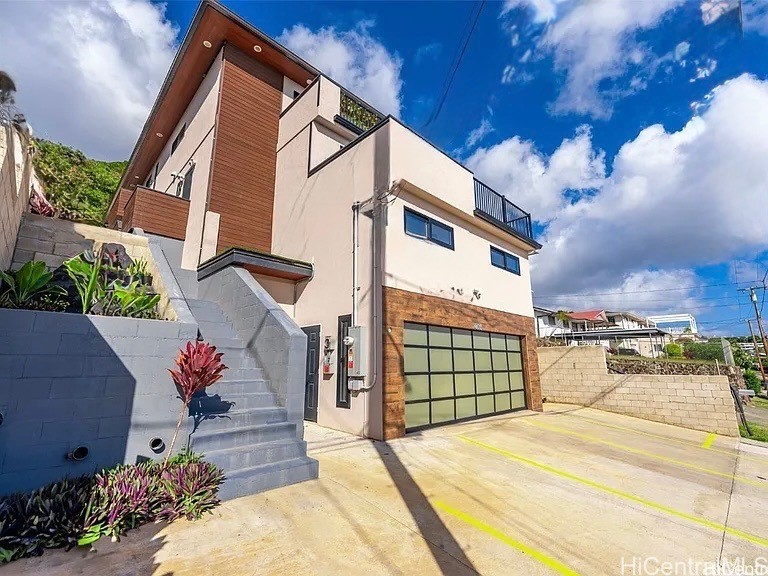 2364 Makanani Drive