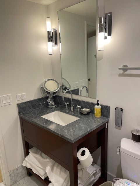 223 Saratoga Road 806 Property Photo 5