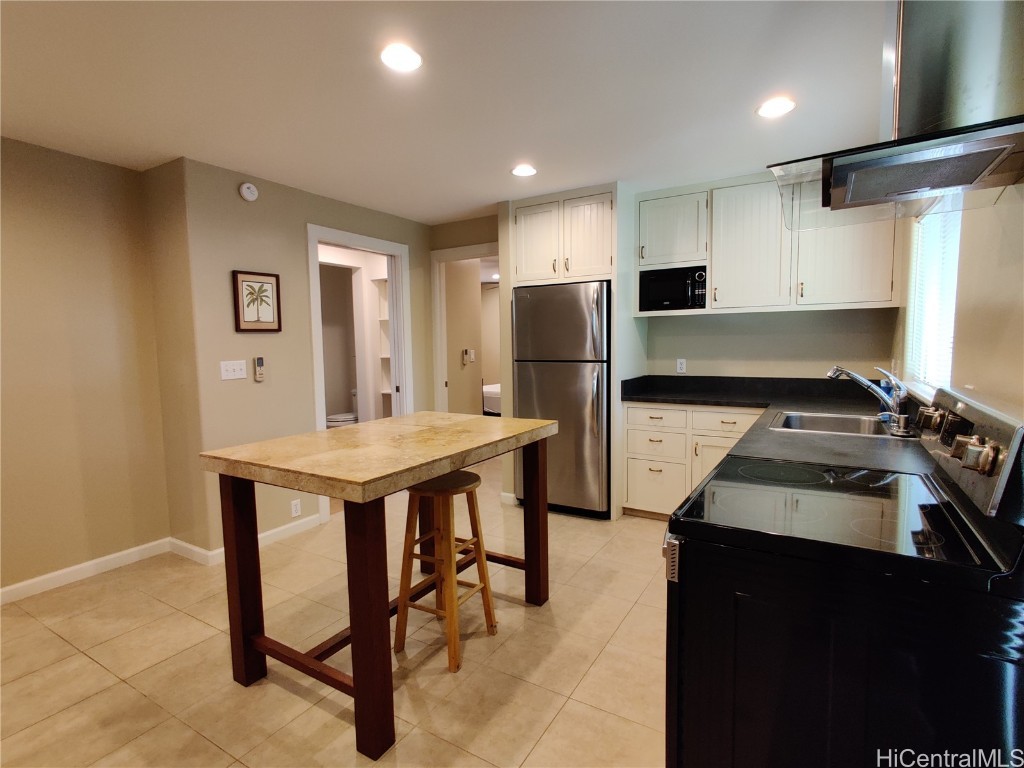 958 Holoholo Street C Property Photo
