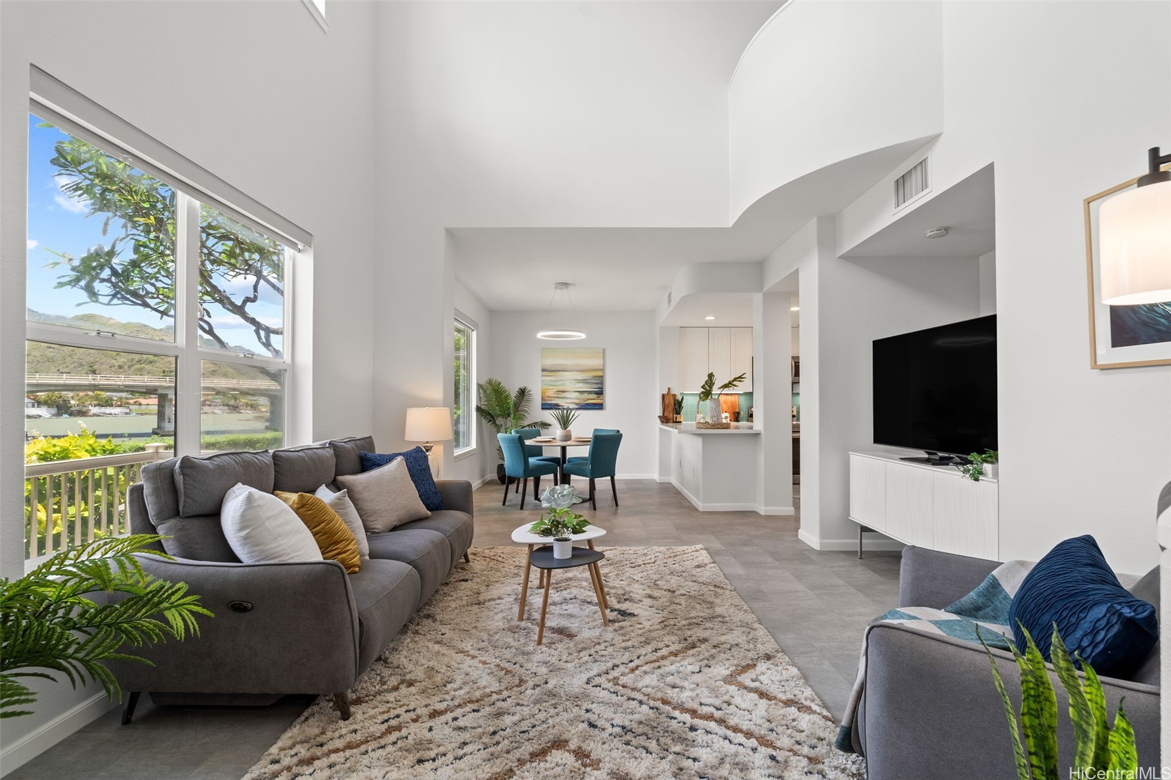 520 Lunalilo Home Road V1406 Property Photo 1
