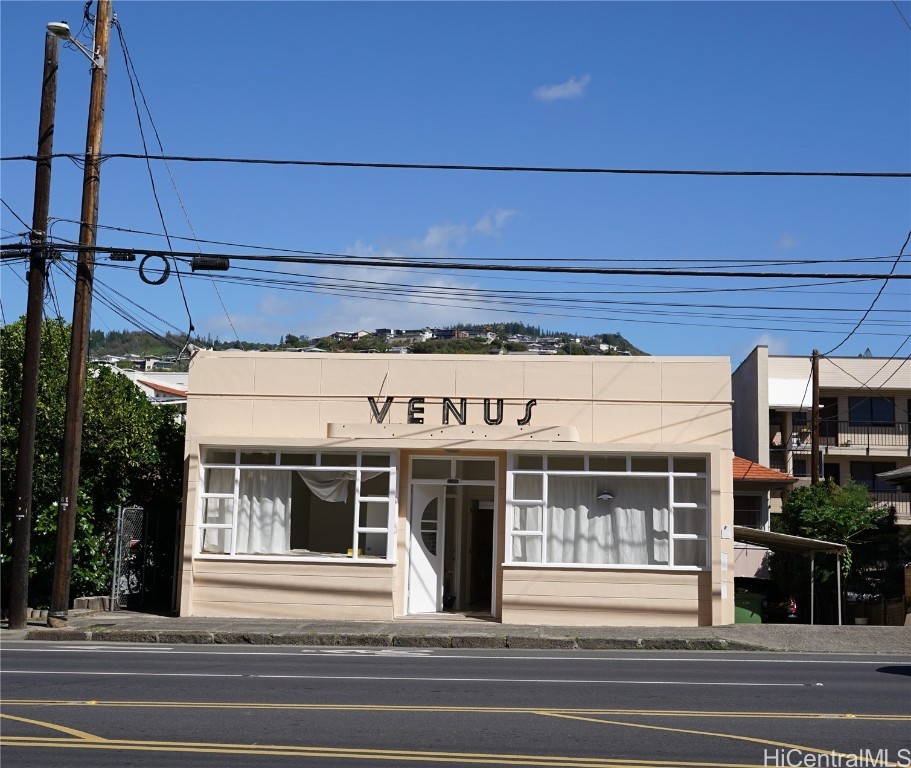 3208 Waialae Avenue Property Photo