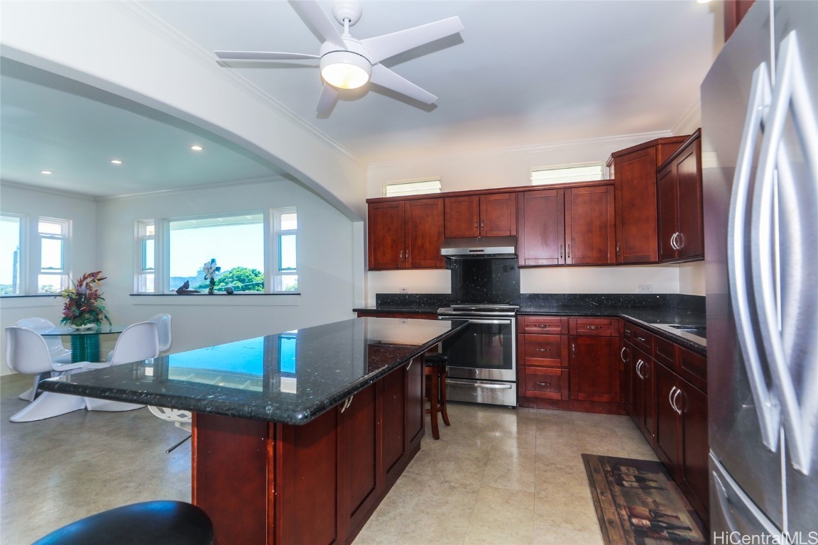 2534 East Manoa Road Property Photo 10