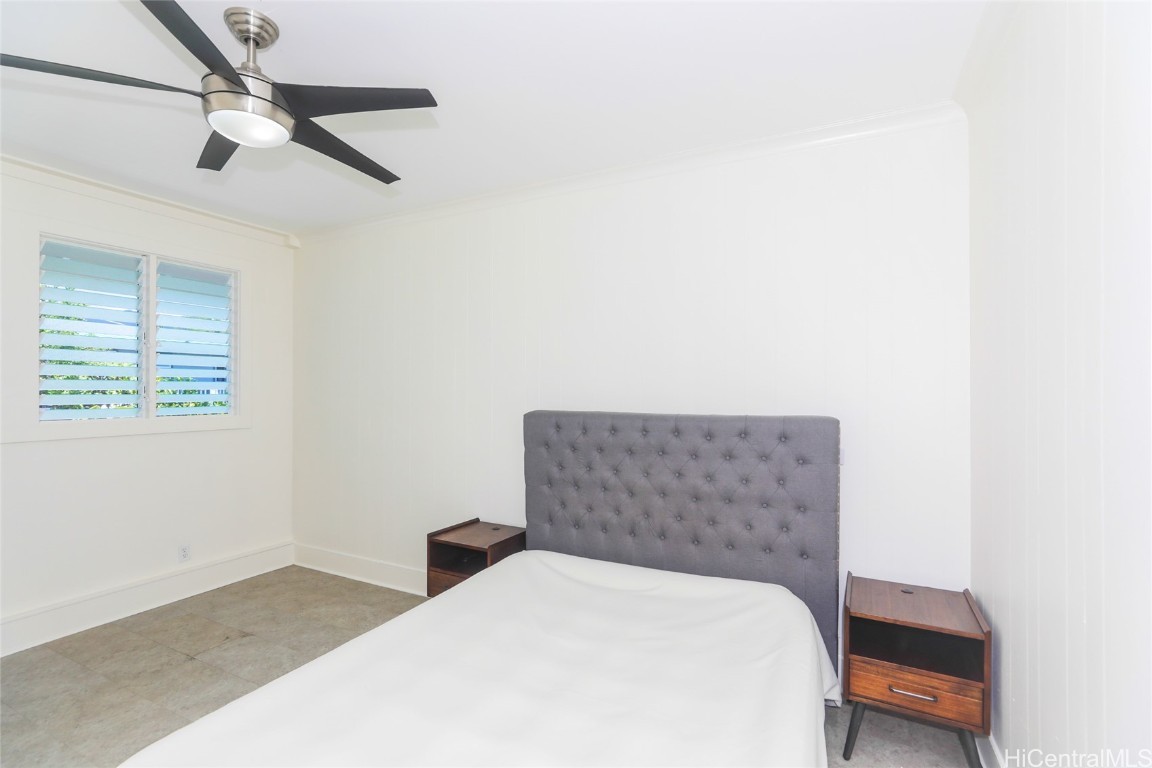 2534 East Manoa Road Property Photo 14