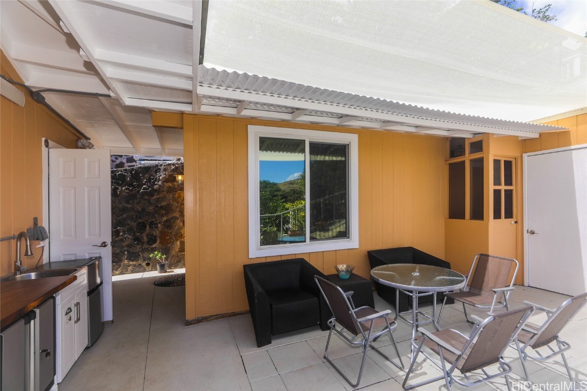 2534 East Manoa Road Property Photo 17