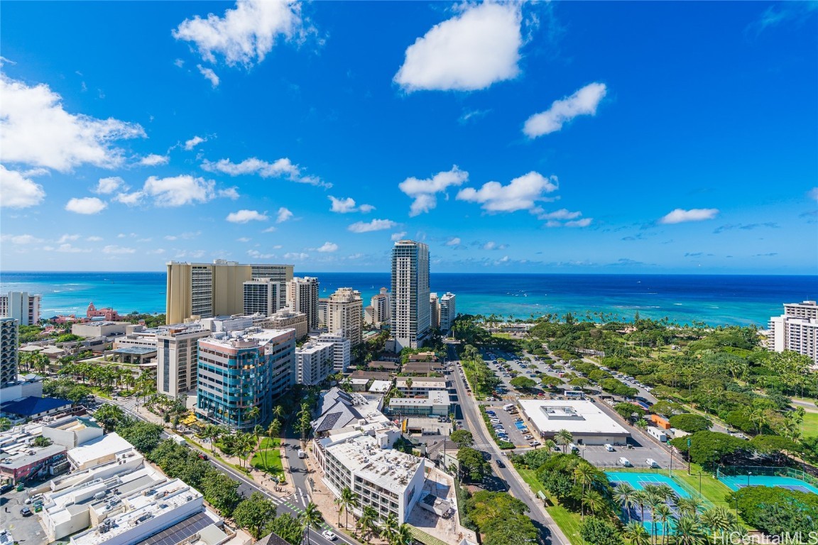 383 Kalaimoku Street E3002 Property Photo 14