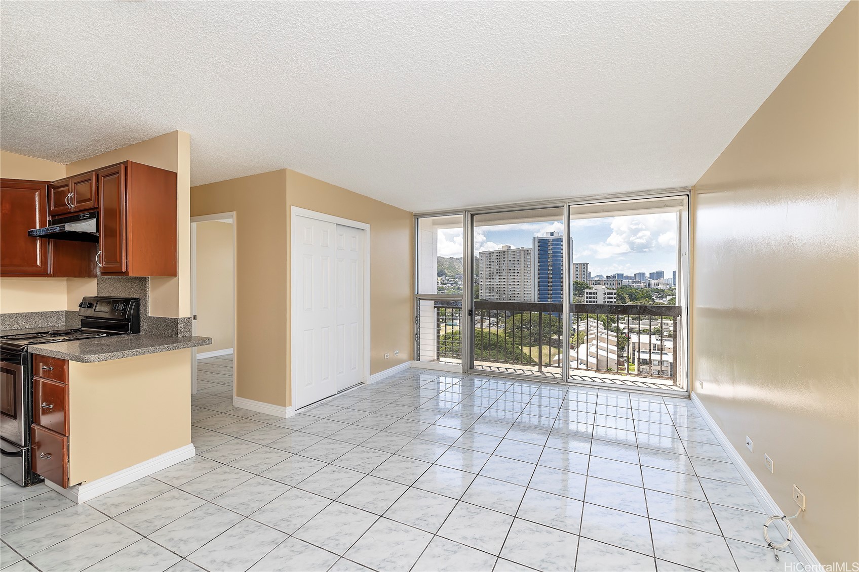 1425 Liliha Street 11c Property Photo 3