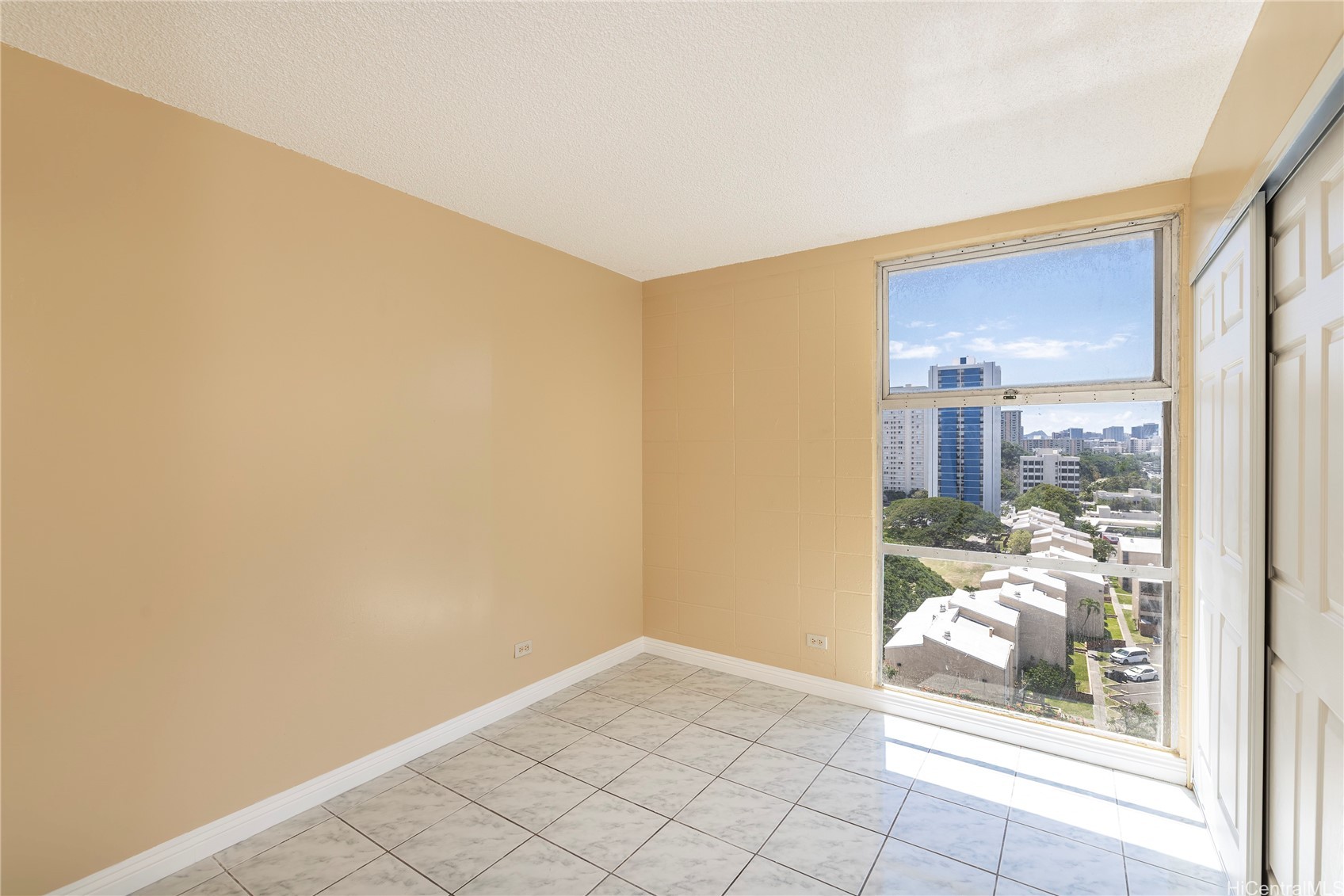 1425 Liliha Street 11c Property Photo 6
