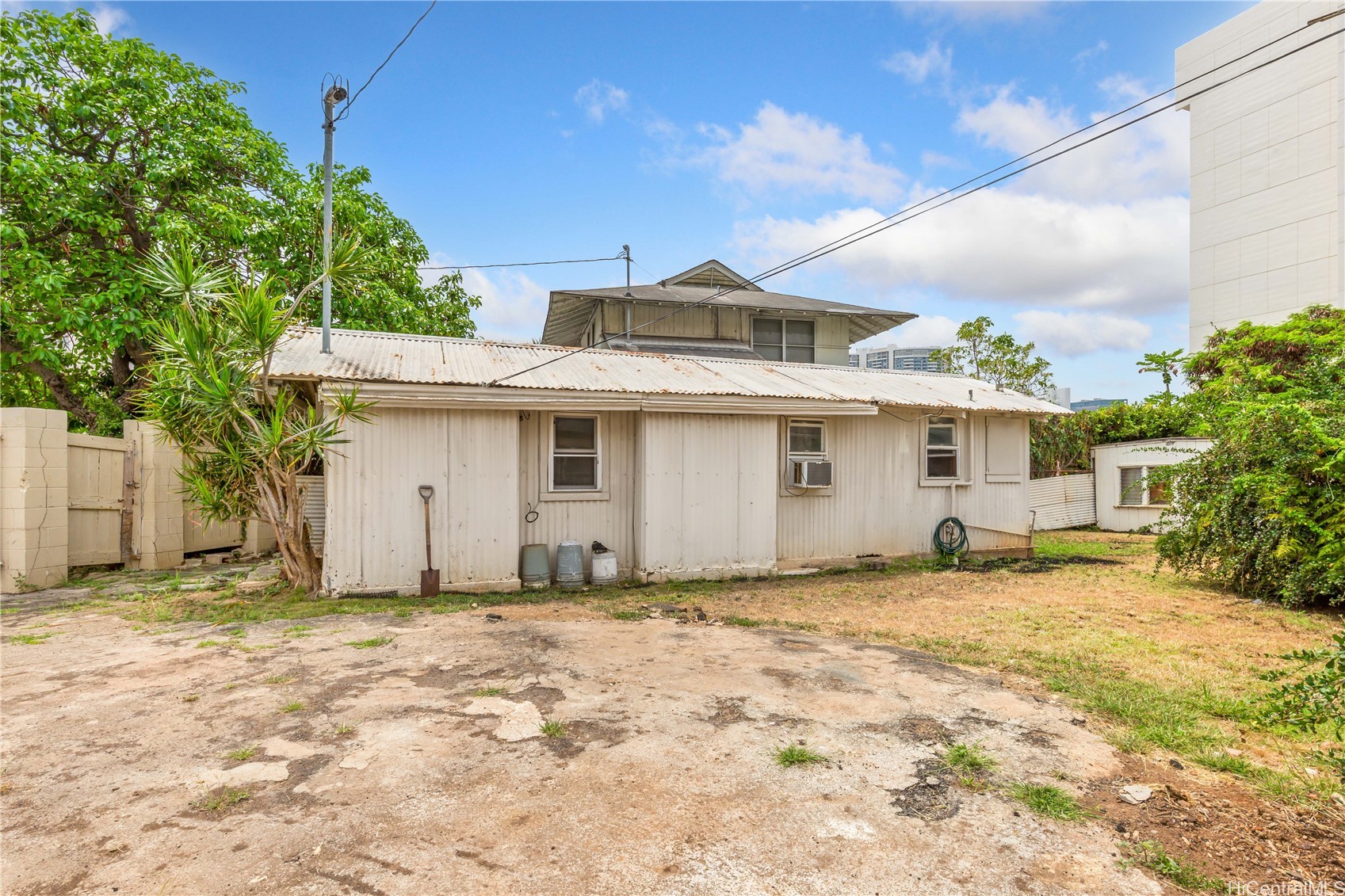756 University Avenue Property Photo 4