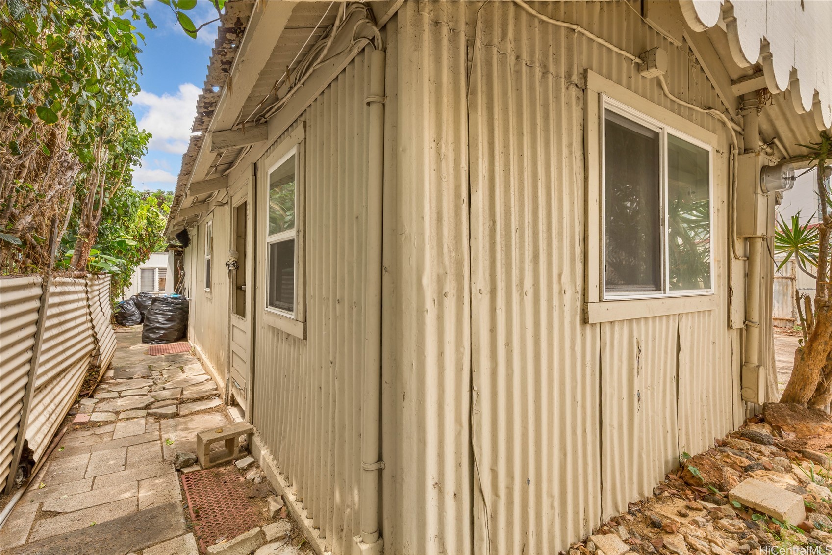 756 University Avenue Property Photo 8