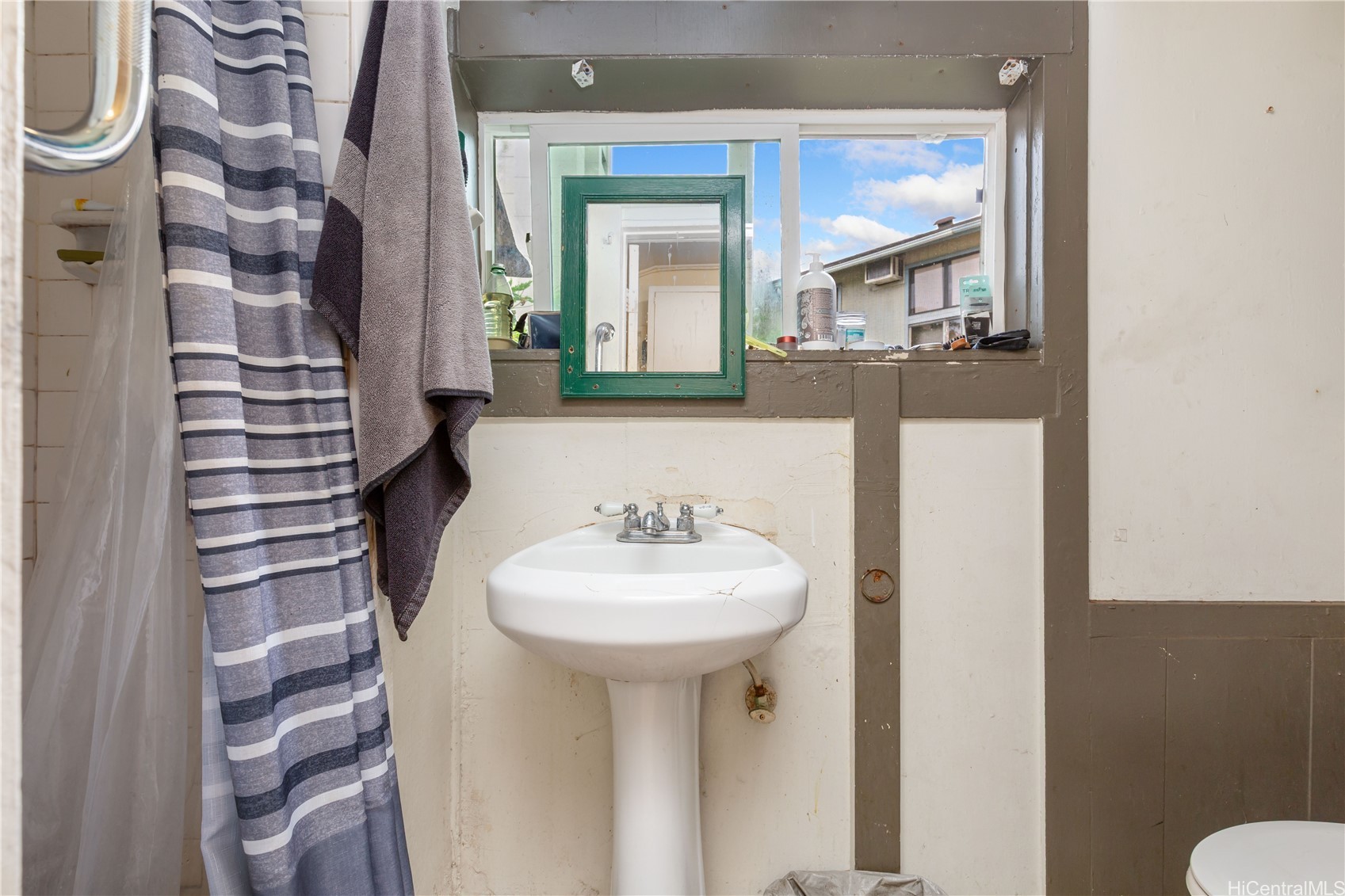 756 University Avenue Property Photo 13