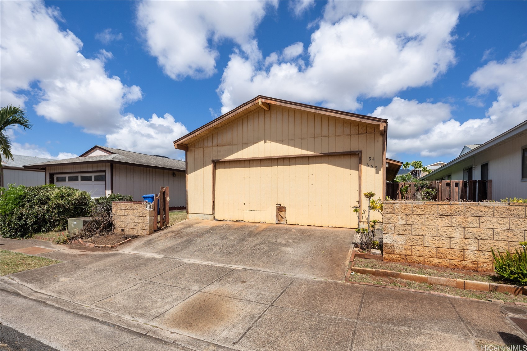 94-645 Maaniani Place Property Photo 1