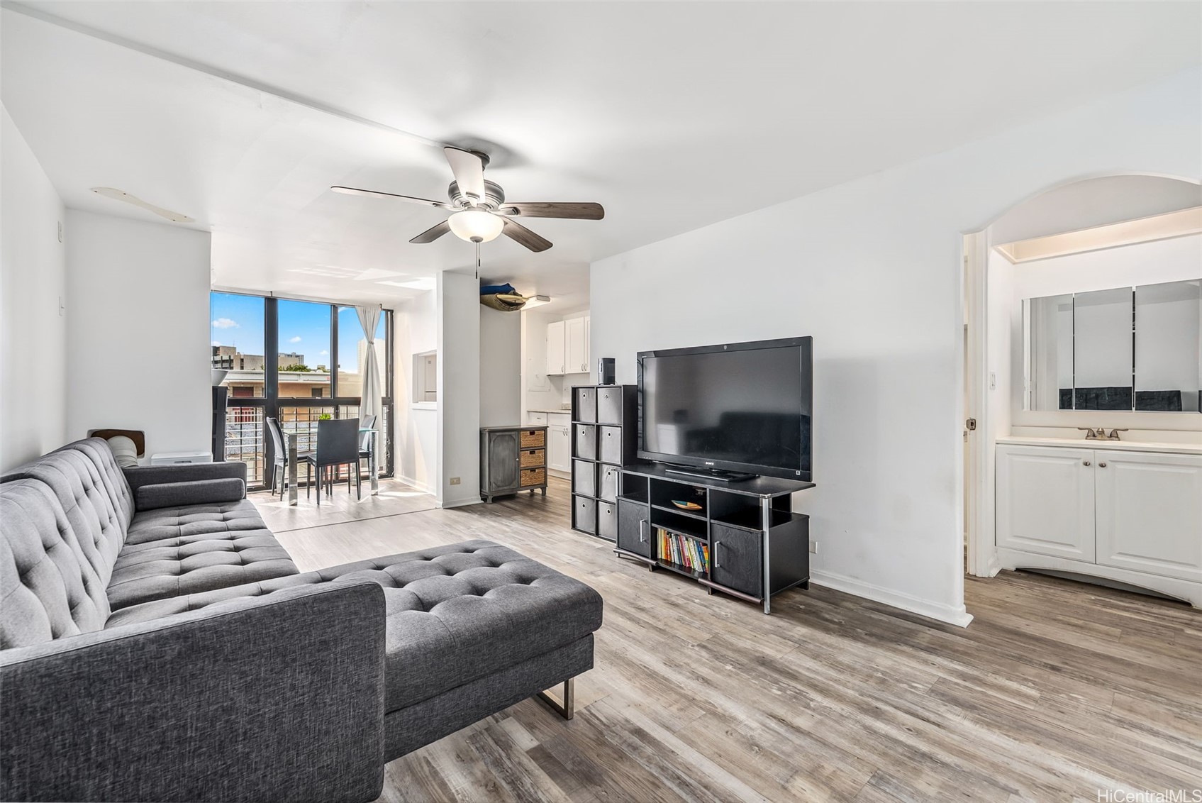 1415 Liholiho Street 407 Property Photo