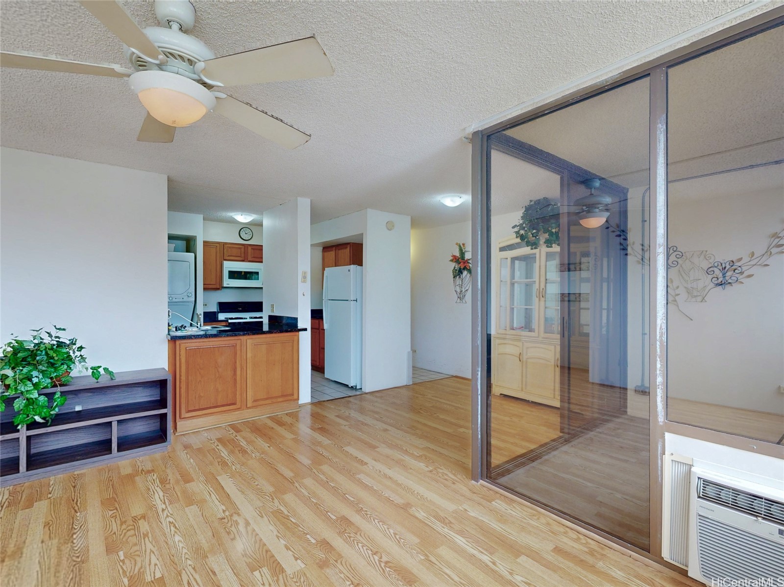 1571 Piikoi Street 1601 Property Photo