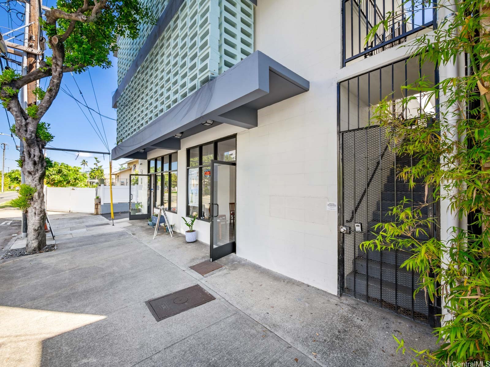 54 Maluniu Avenue Property Photo 4