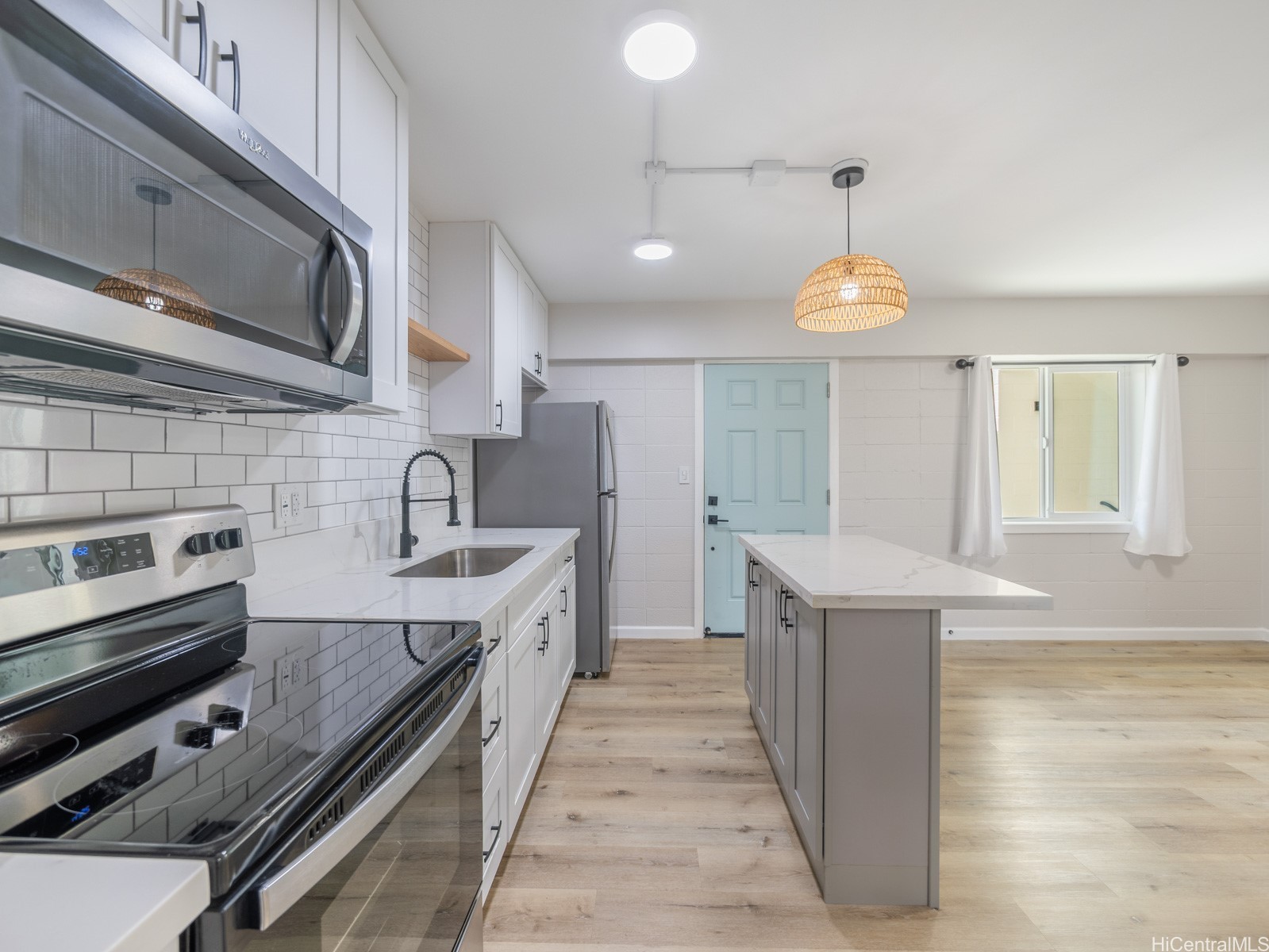 54 Maluniu Avenue Property Photo 11