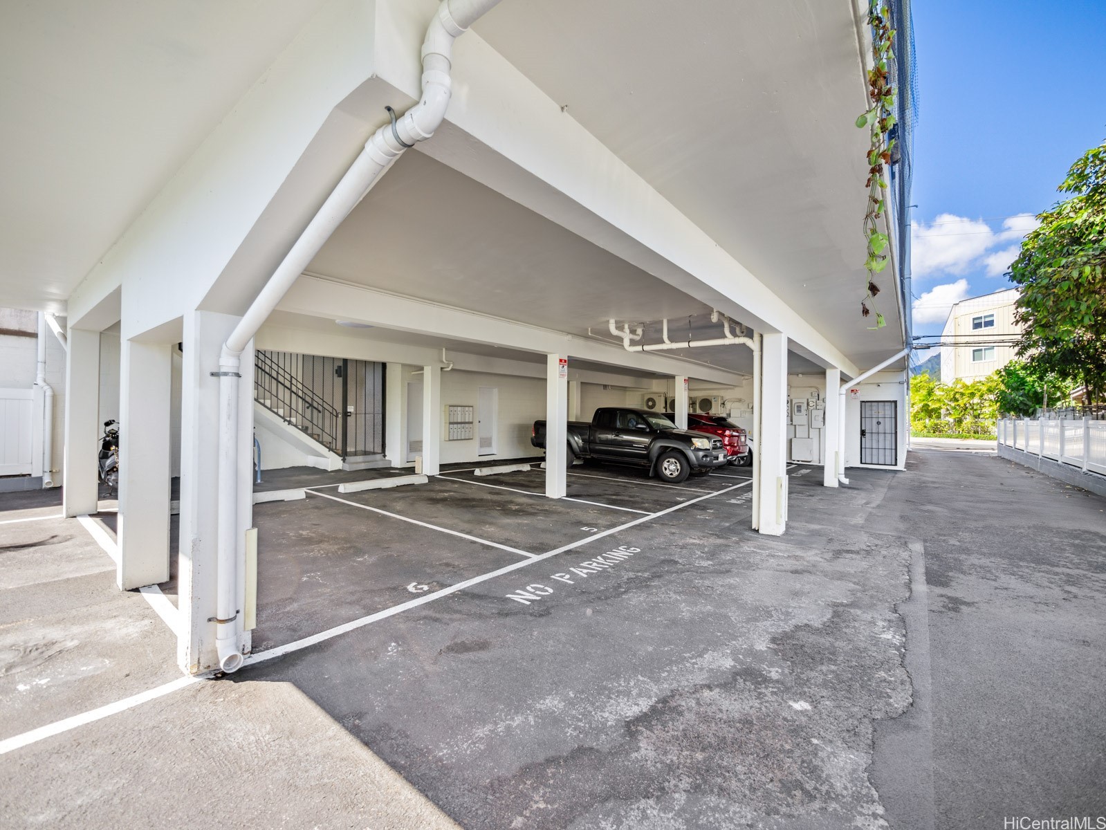 54 Maluniu Avenue Property Photo 18