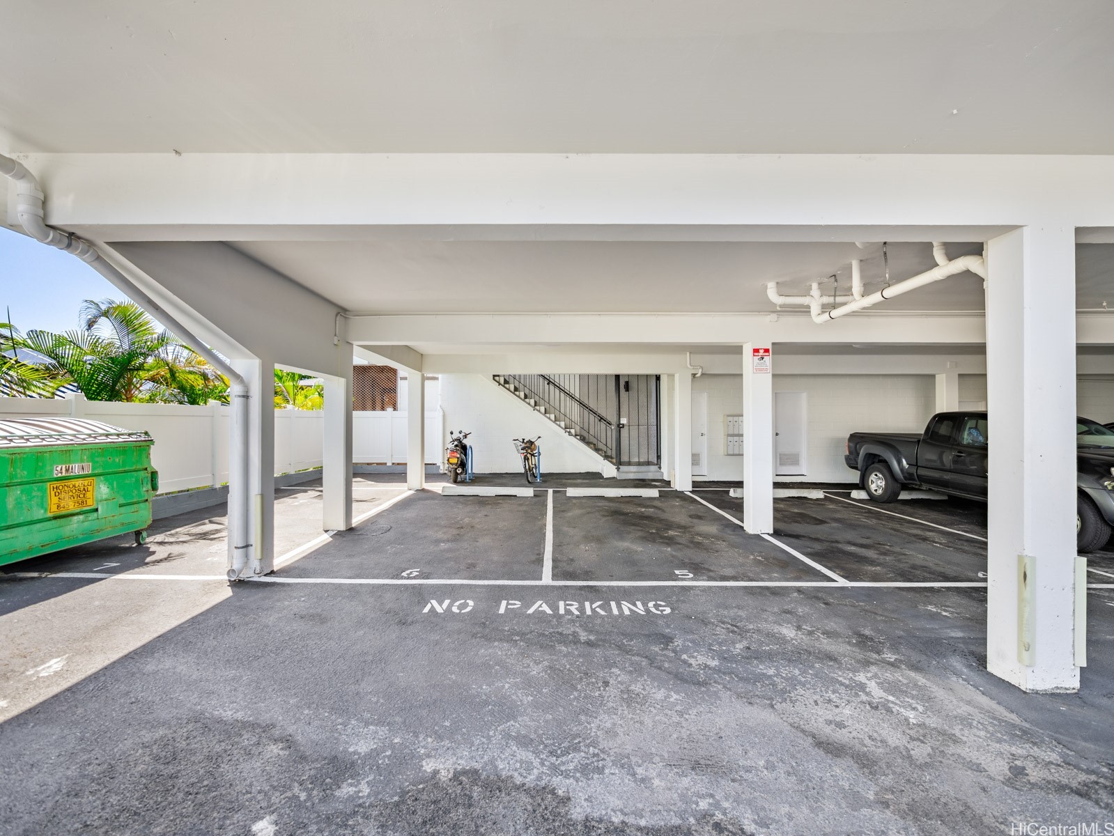 54 Maluniu Avenue Property Photo 19
