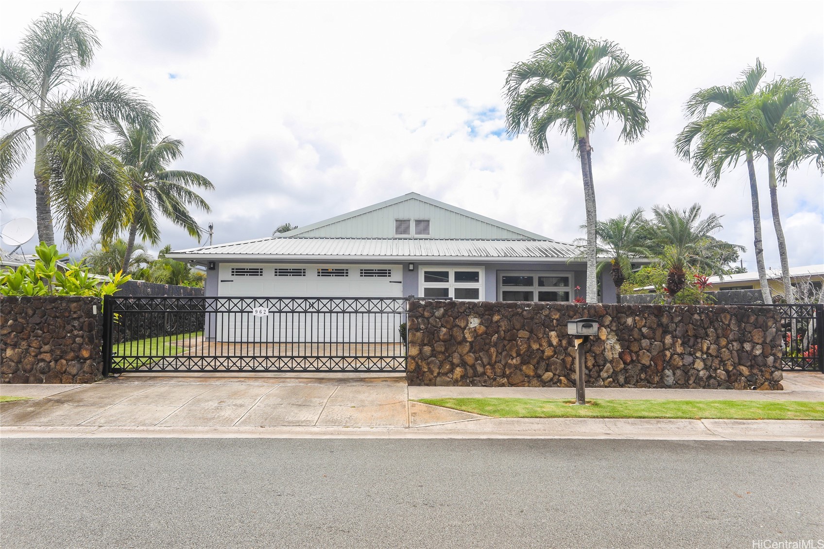 962 Alahaki Street Property Photo