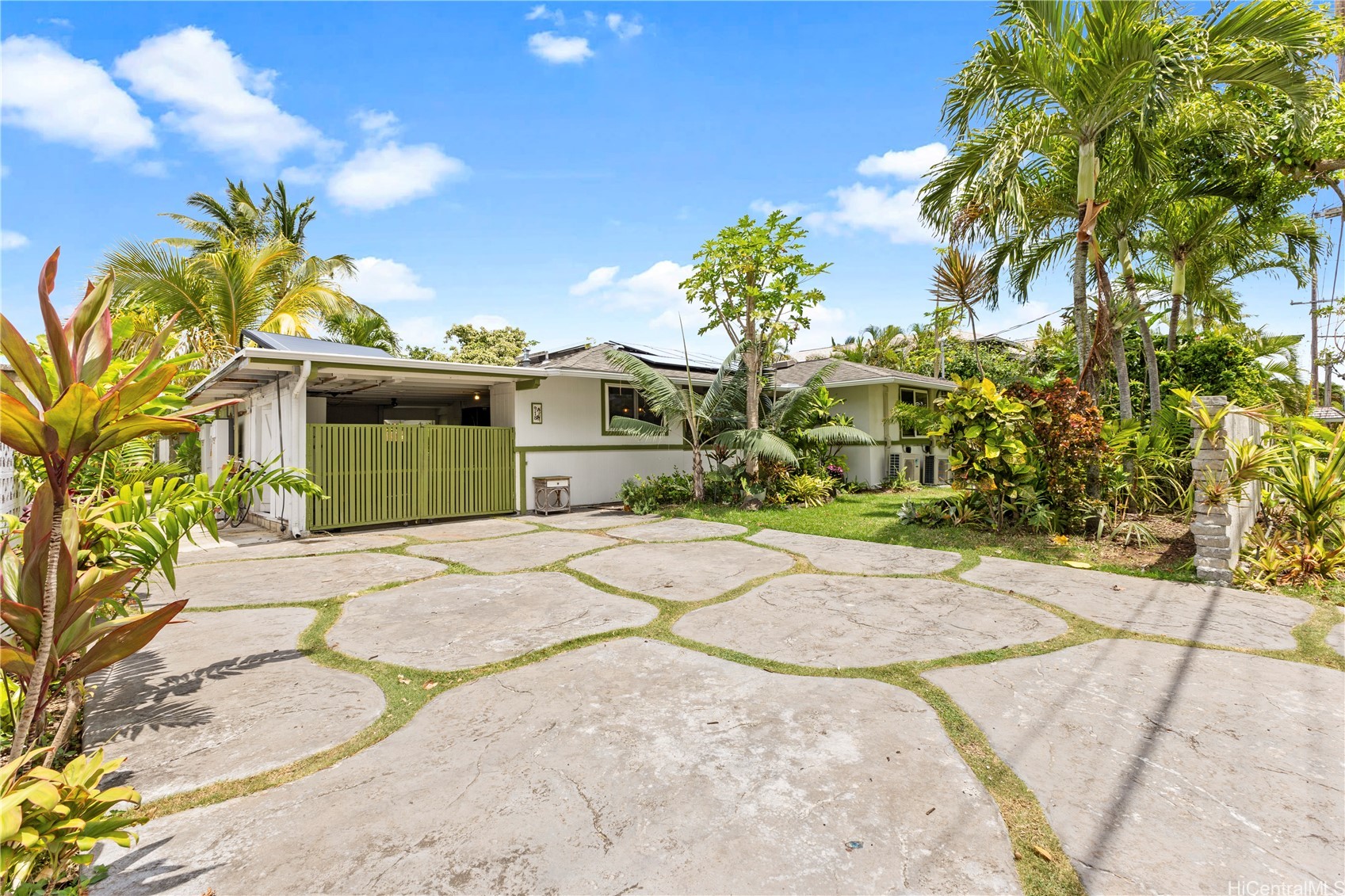 918 Oneawa Street Property Photo