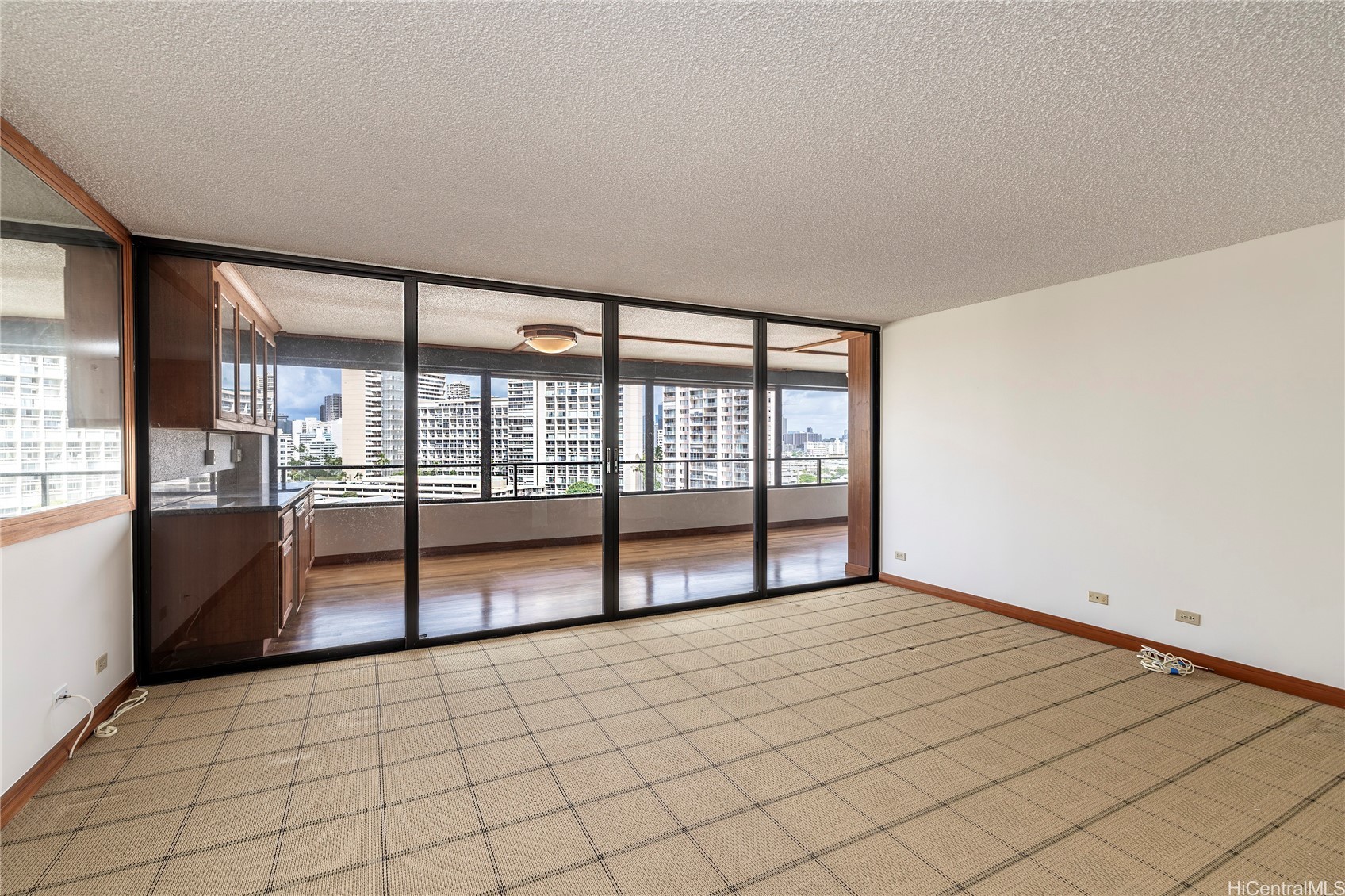 581 Kamoku Street 1008 Property Photo 2