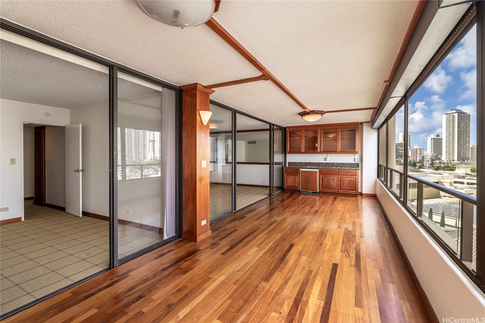 581 Kamoku Street 1008 Property Photo 5