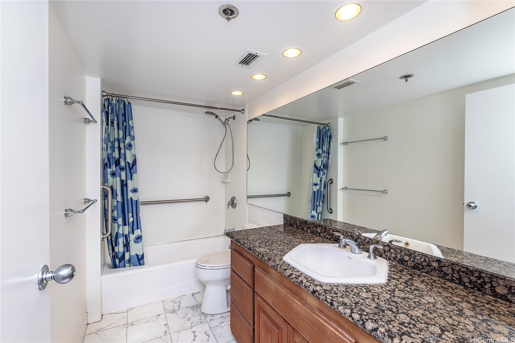 581 Kamoku Street 1008 Property Photo 8