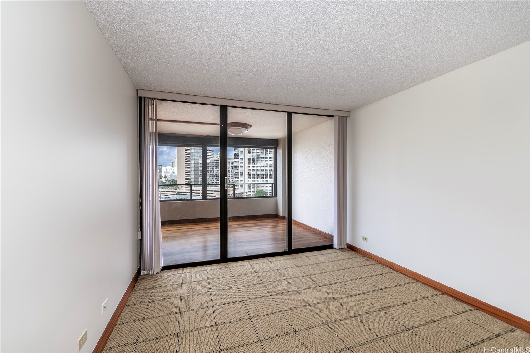 581 Kamoku Street 1008 Property Photo 9