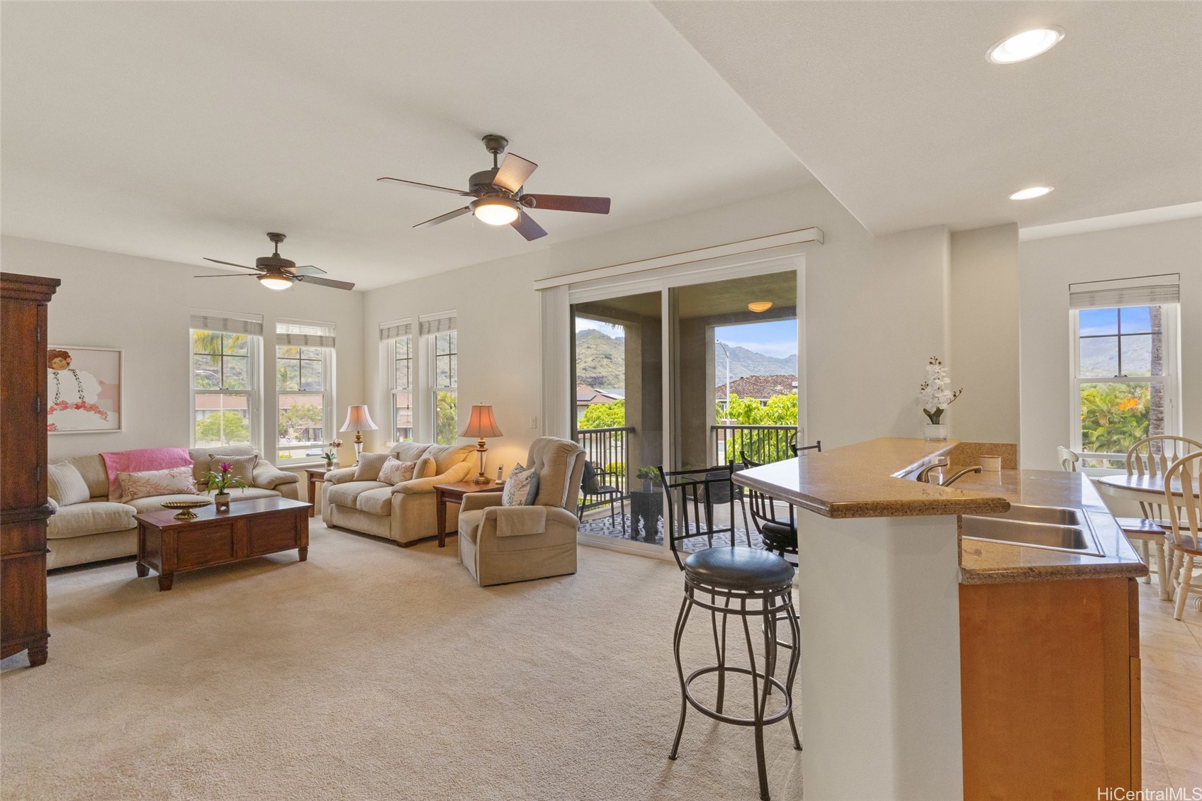 520 Lunalilo Home Road 8124 Property Photo 1