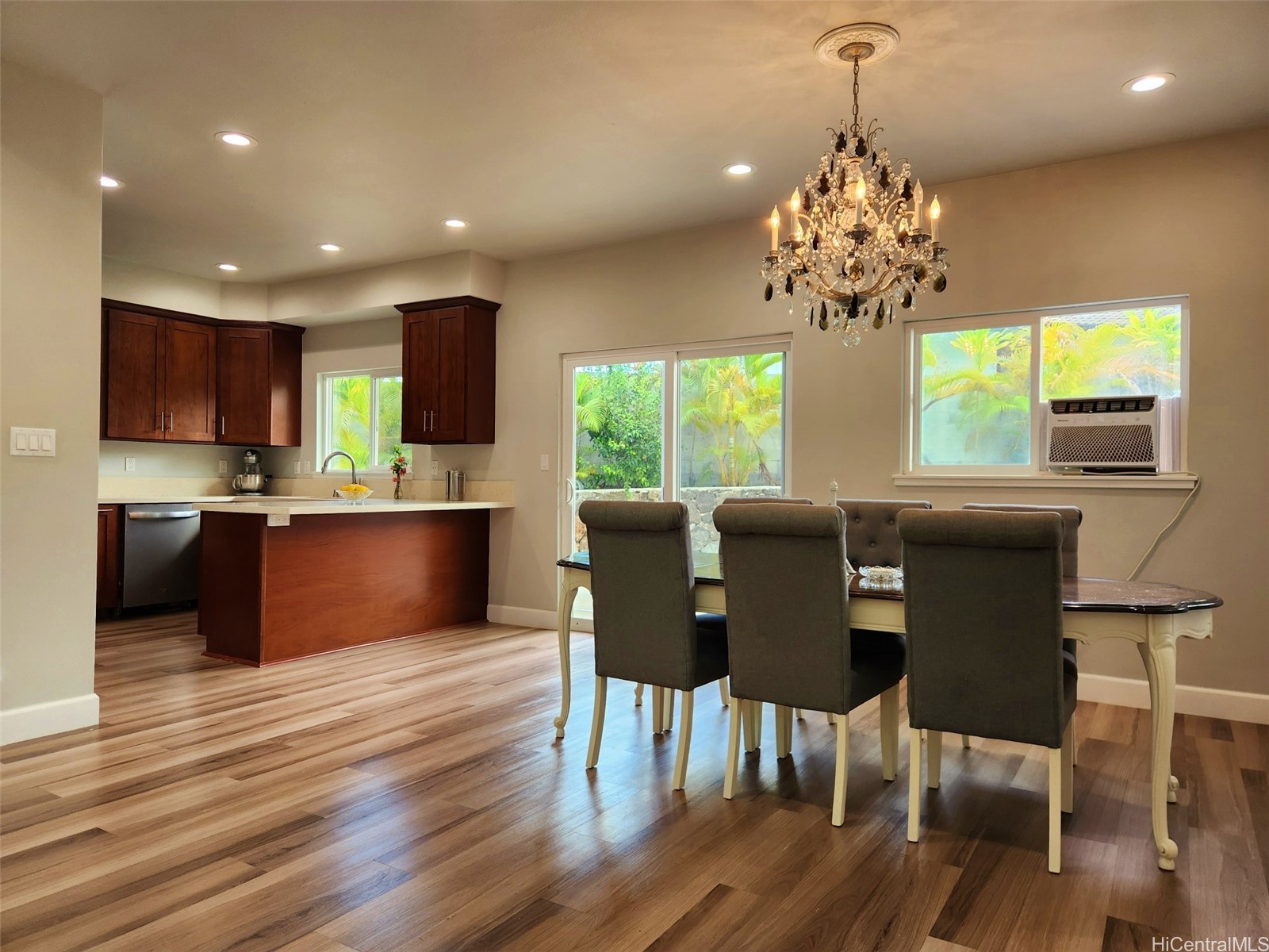 202511511 Property Photo 6