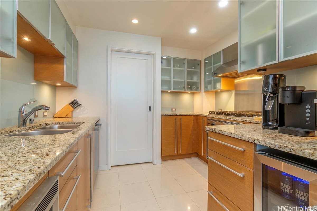 1177 Queen Street Ph4608 Property Photo 7